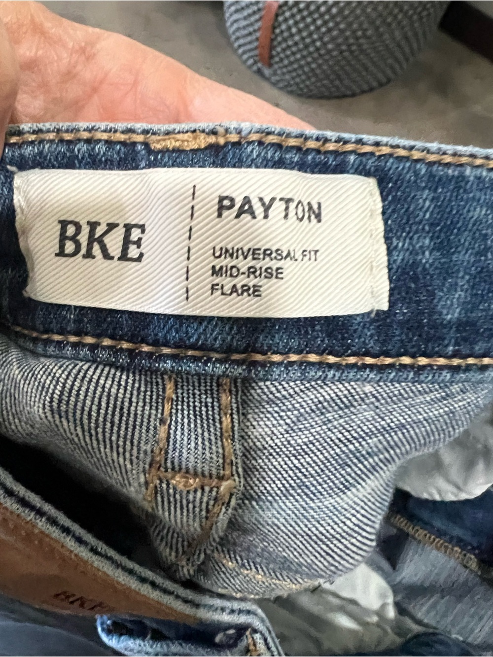 Buckle Blue Flare Jeans with Washed Detailing 30x 31 1/2 - Picture 4 of 6